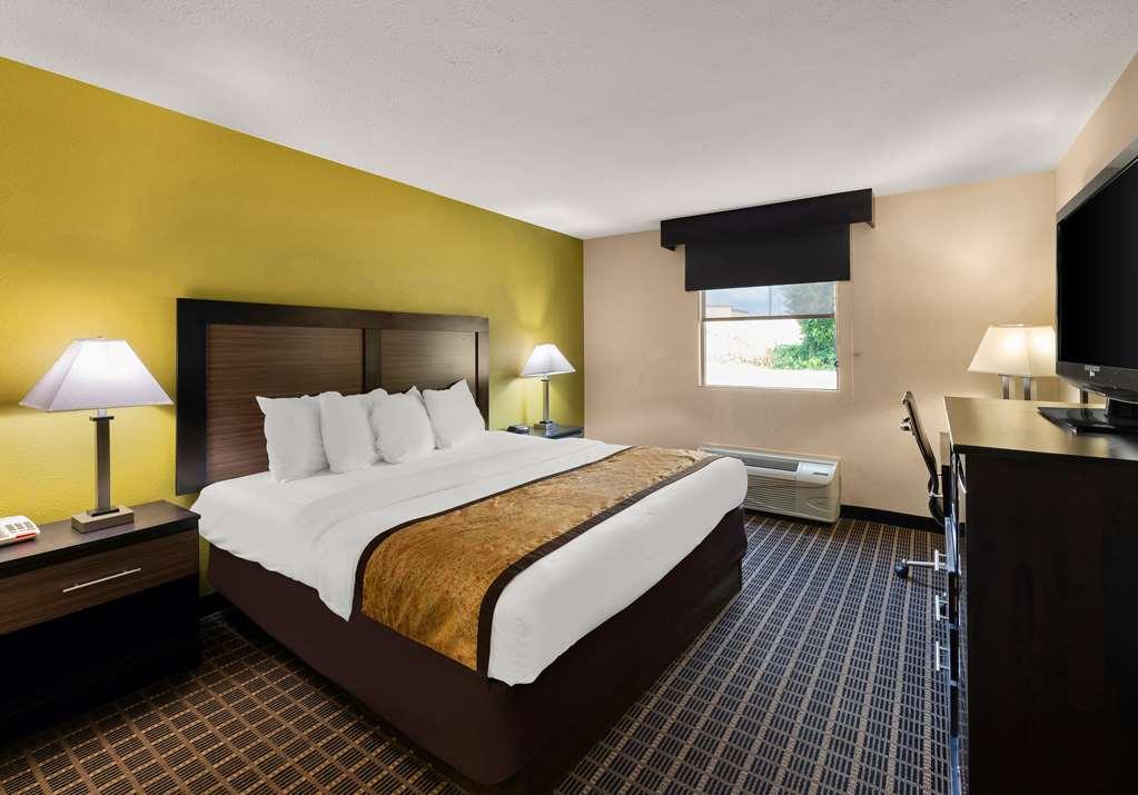 Best Western Adena Inn Чиликоти Стая снимка