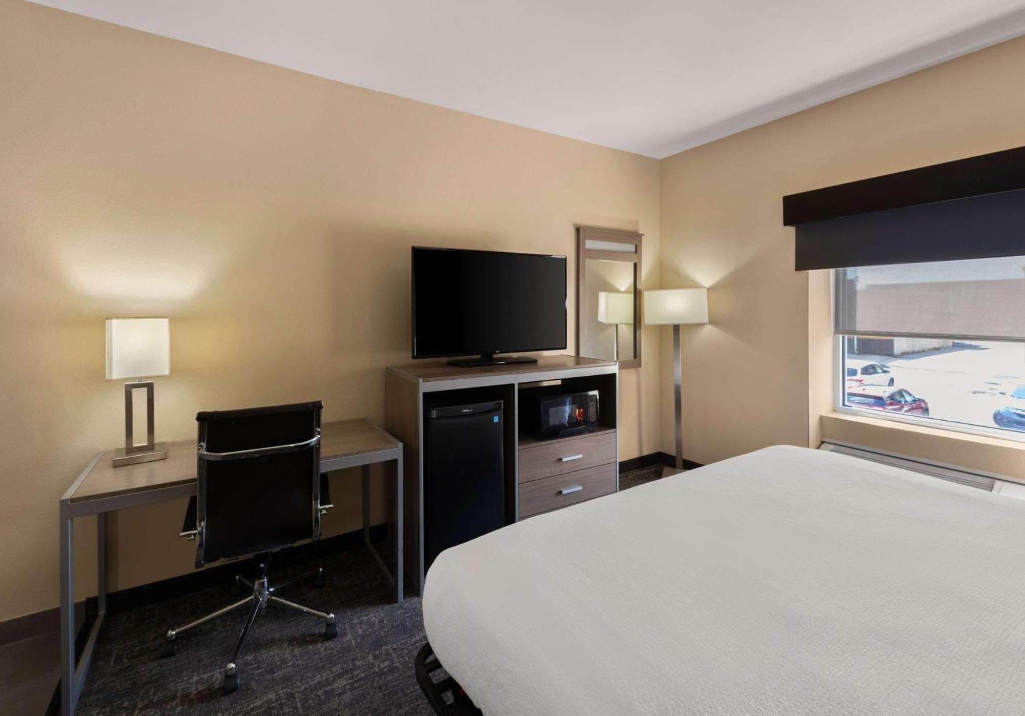 Best Western Adena Inn Чиликоти Екстериор снимка