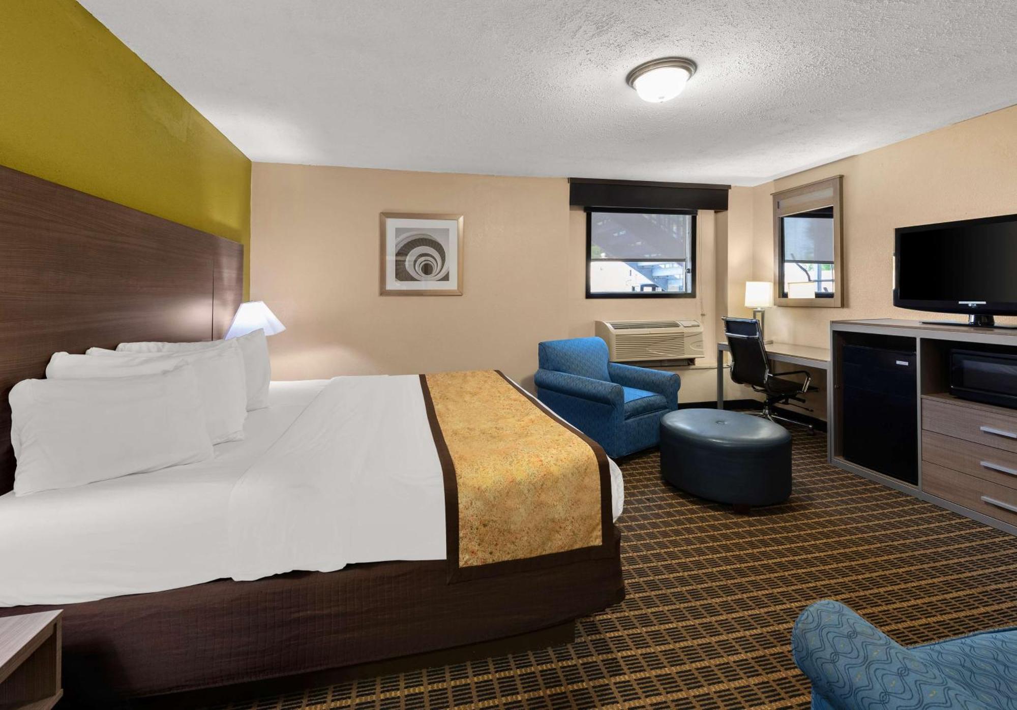 Best Western Adena Inn Чиликоти Екстериор снимка