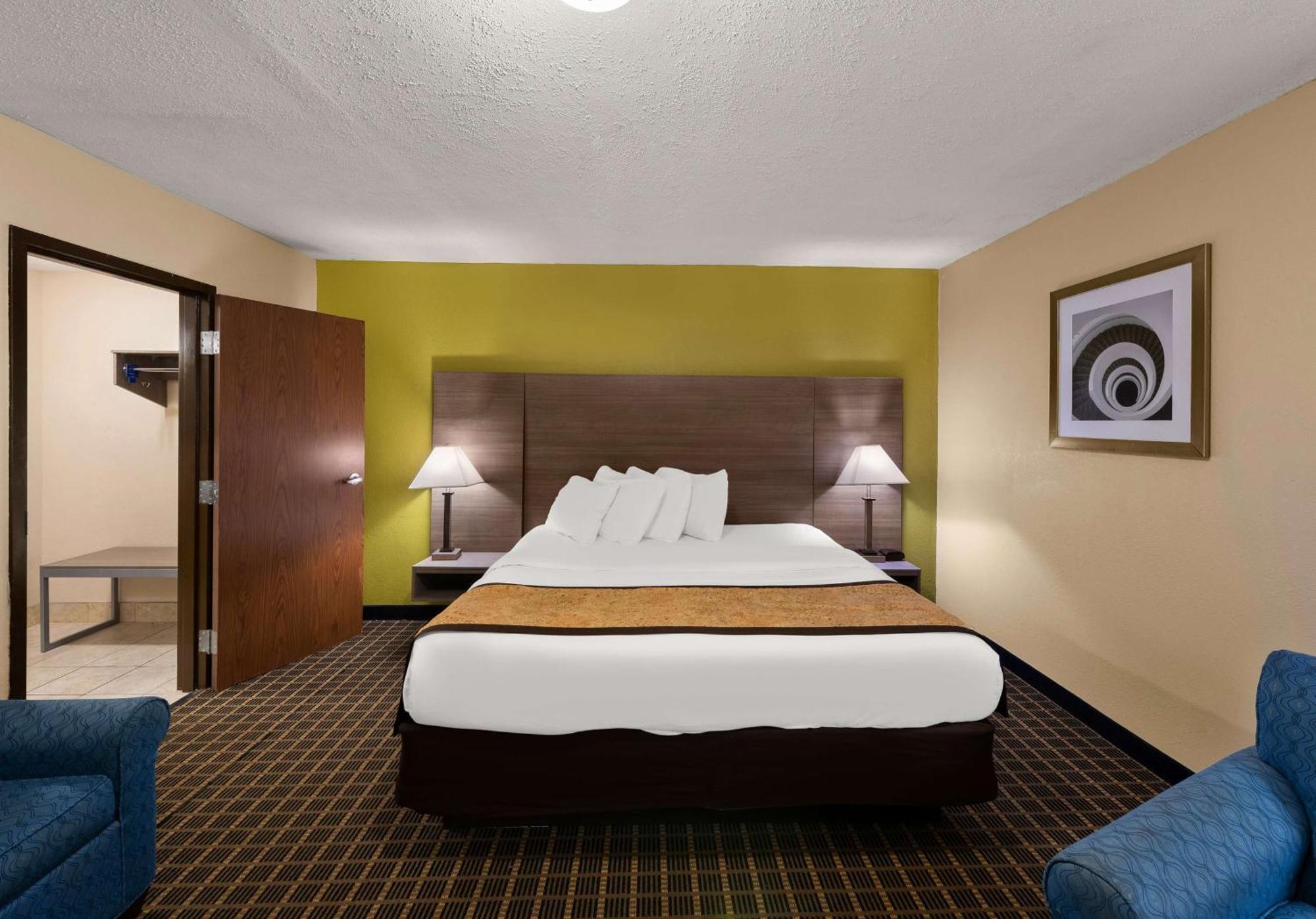 Best Western Adena Inn Чиликоти Екстериор снимка