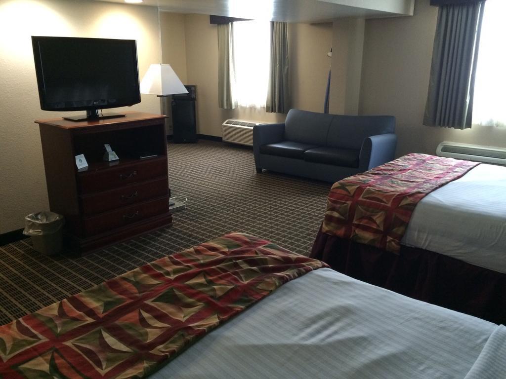 Best Western Adena Inn Чиликоти Стая снимка